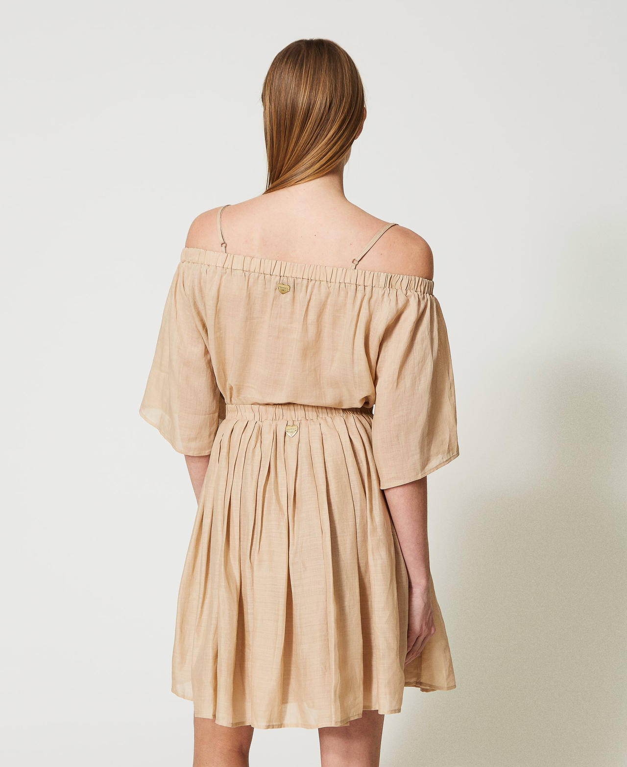 Off-shoulder ramie blouse