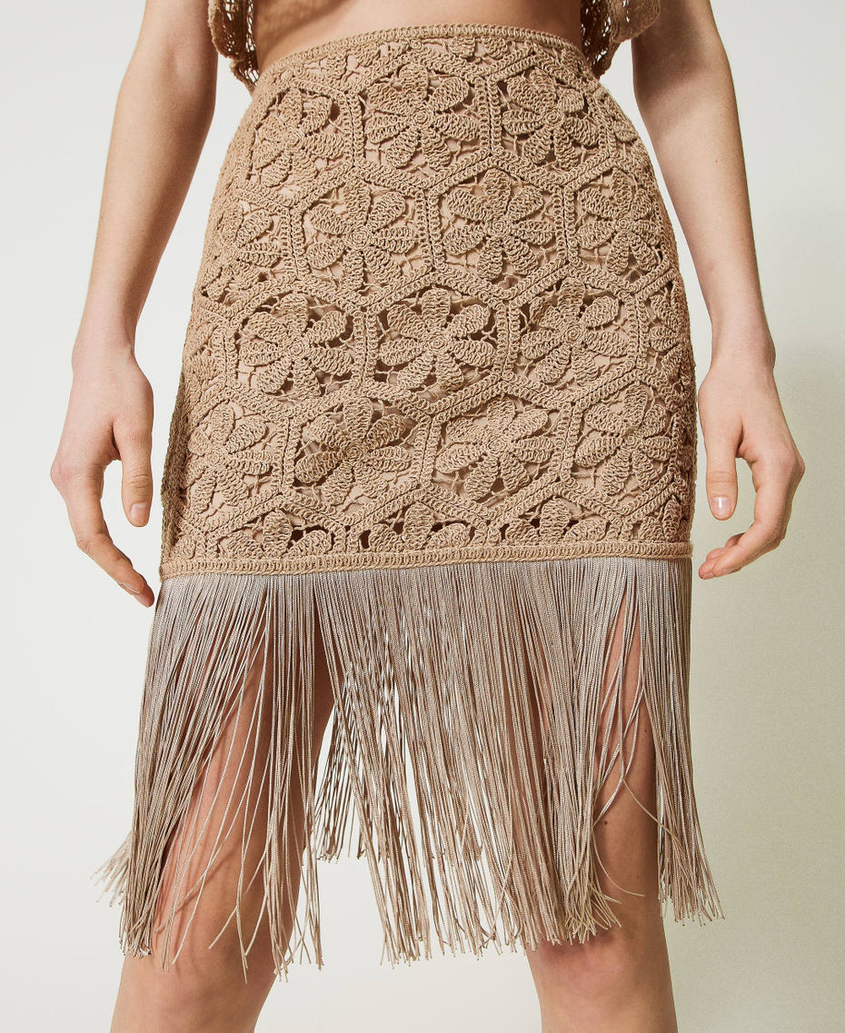 Macramé skirt with fringes