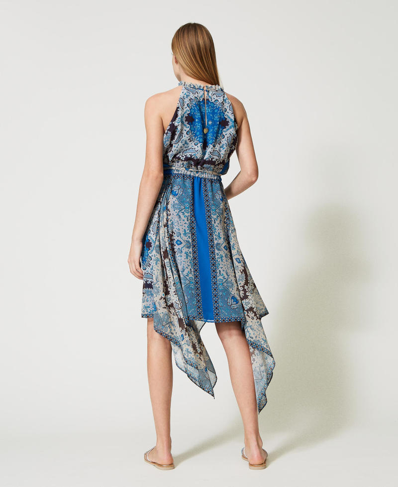 Robe asymétrique avec imprimé foulard