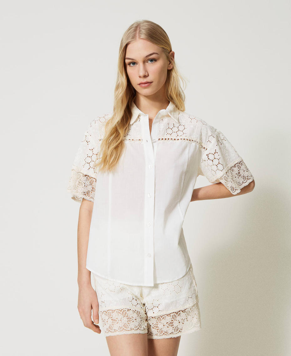Poplin shirt with broderie anglaise and lace