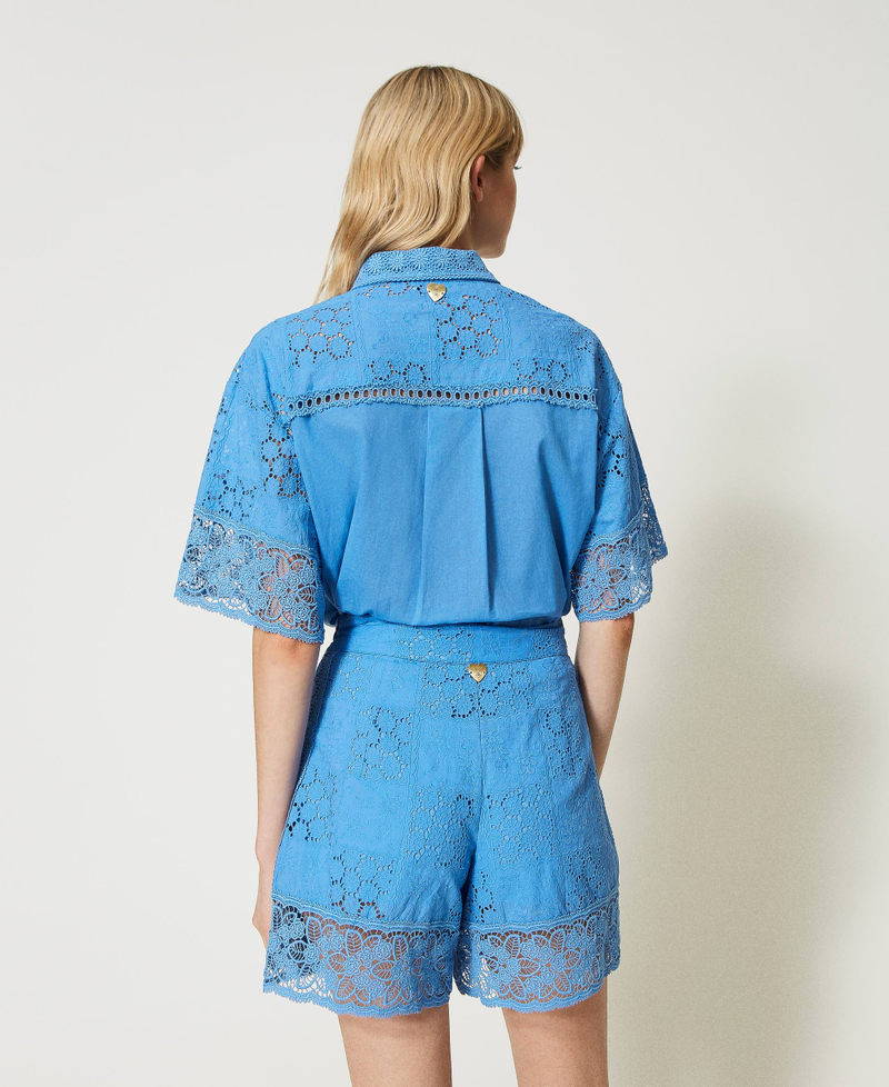 Shorts de bordado inglés con macramé Azul «Granada Sky» Mujer 231LM2YCC-03
