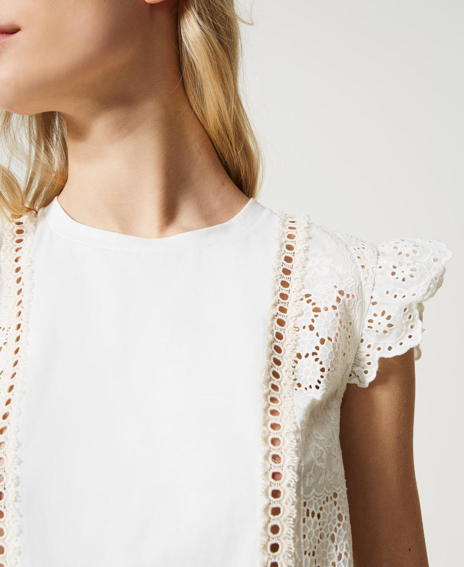 Top con inserti in sangallo Off White Donna 231LM2YFF_00526_04