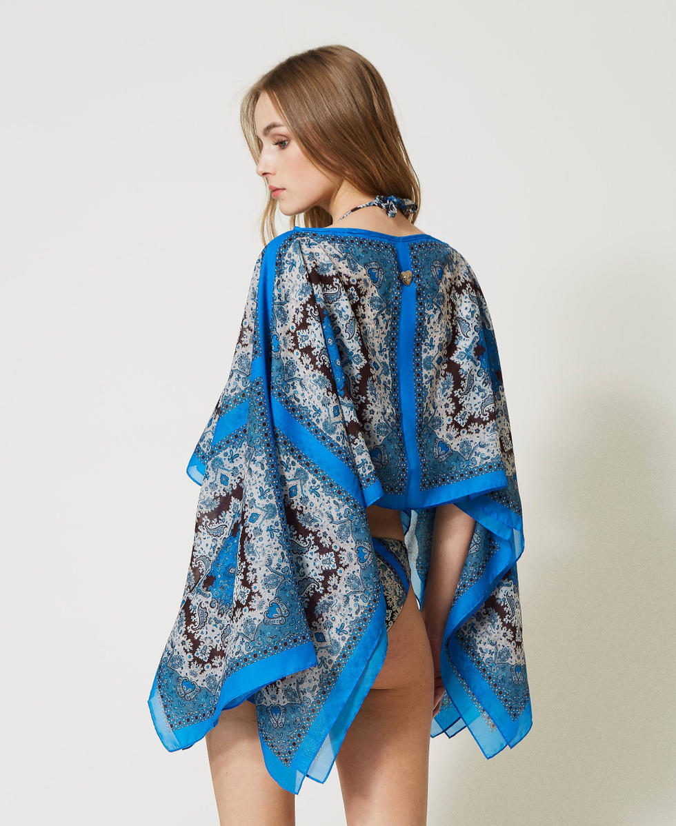Poncho-scarf with print