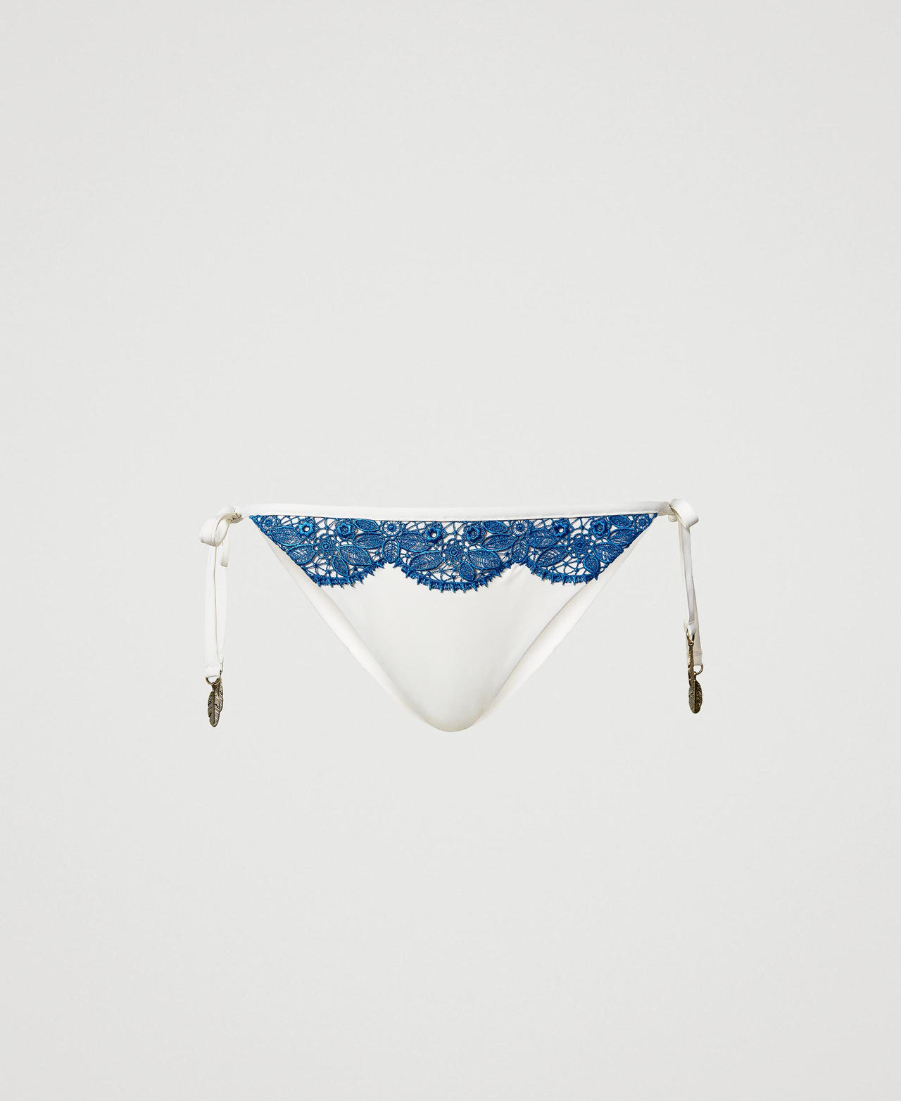 Tanga de bain avec dentelle macramé