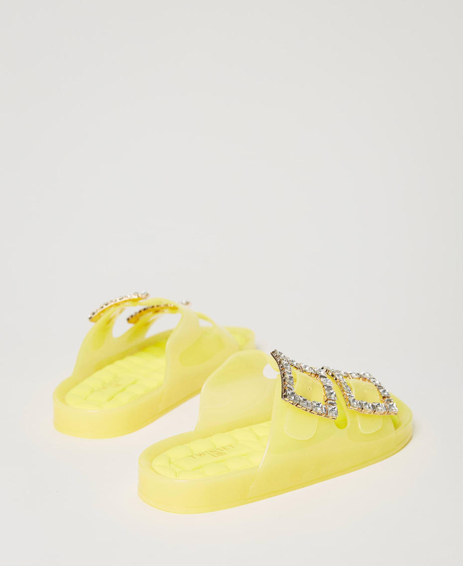 Sandales avec boucles strassées