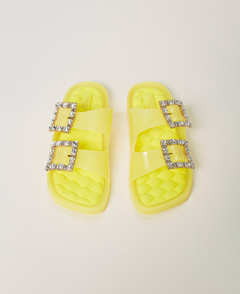 Sandales avec boucles strassées