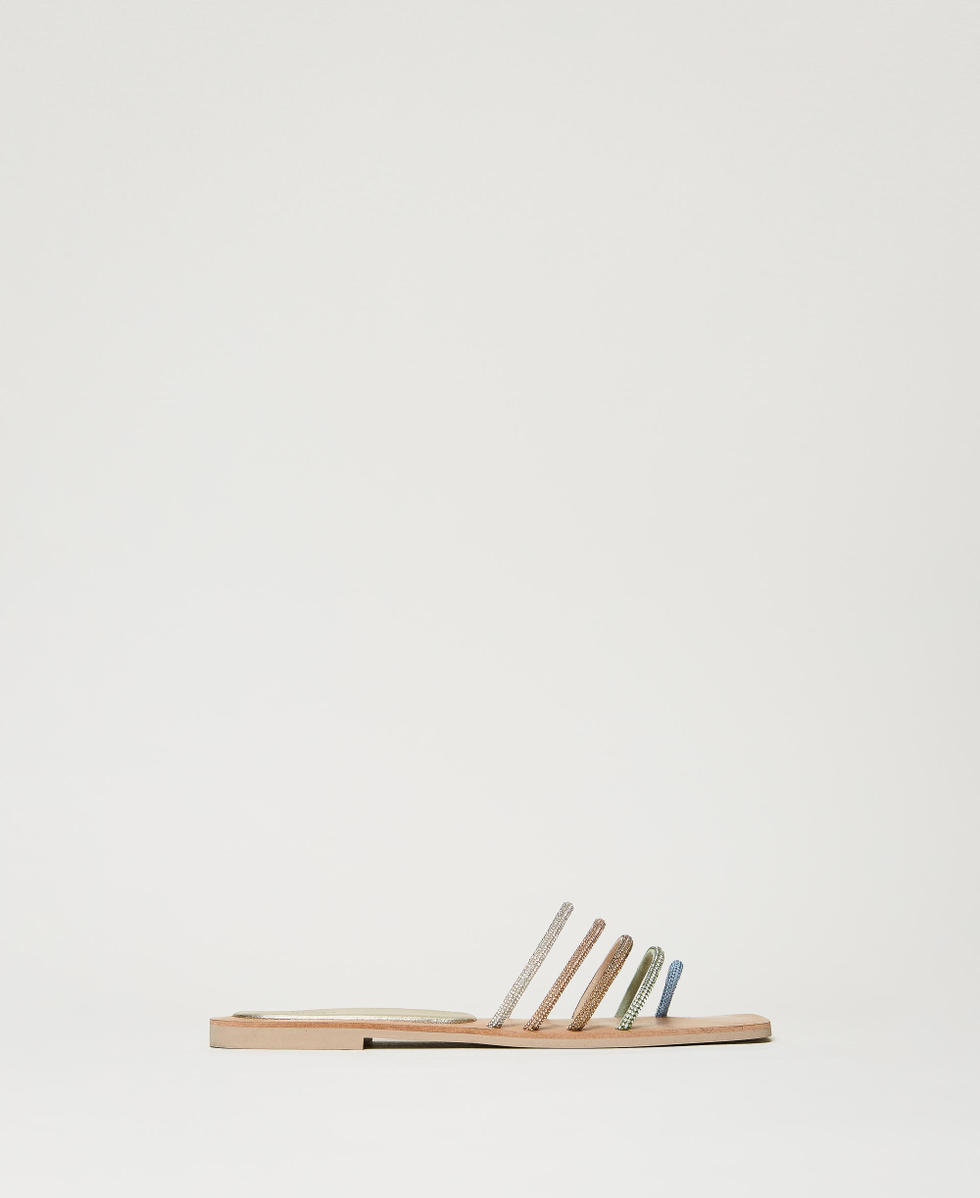 Flat sandals with multicolour straps