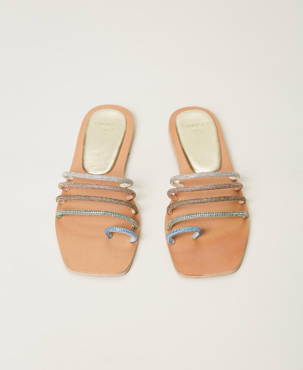 Flat sandals with multicolour straps