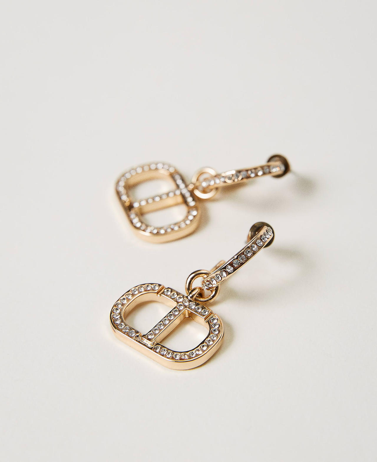 Orecchini con logo Oval T e strass