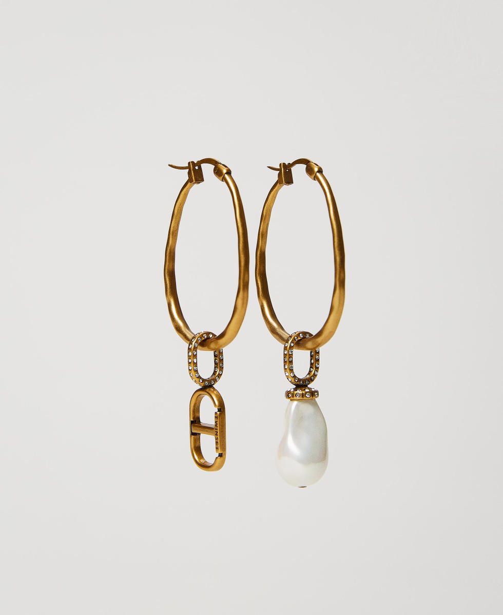 Asymmetric earrings with pearl and Oval T