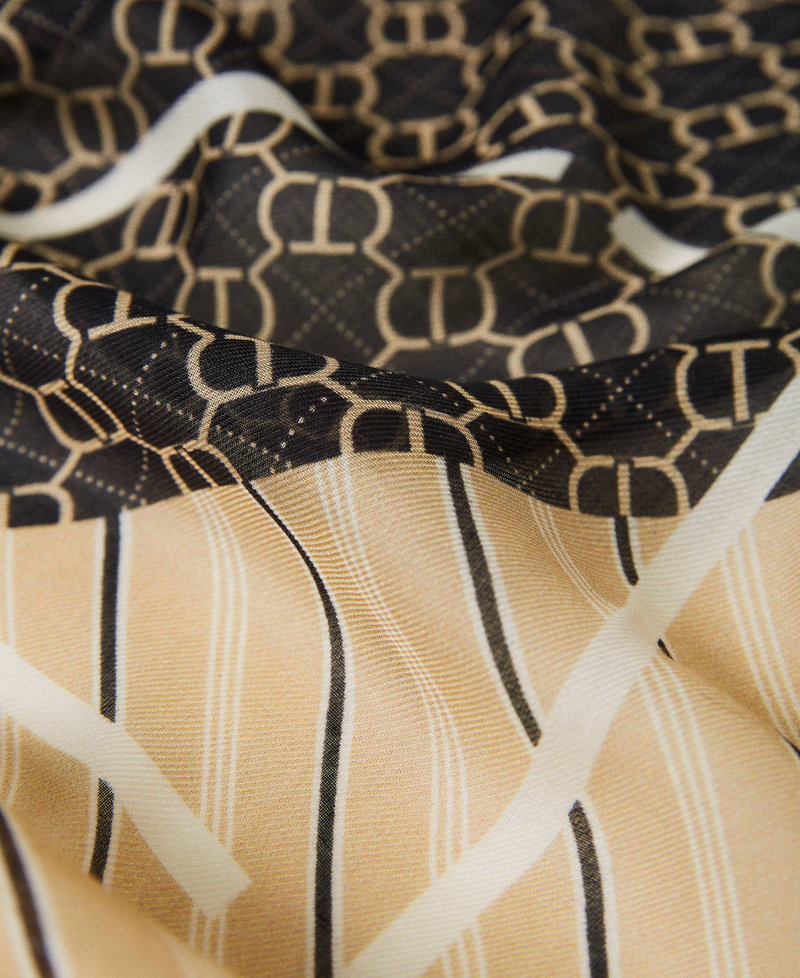 Printed kefiah with Oval T