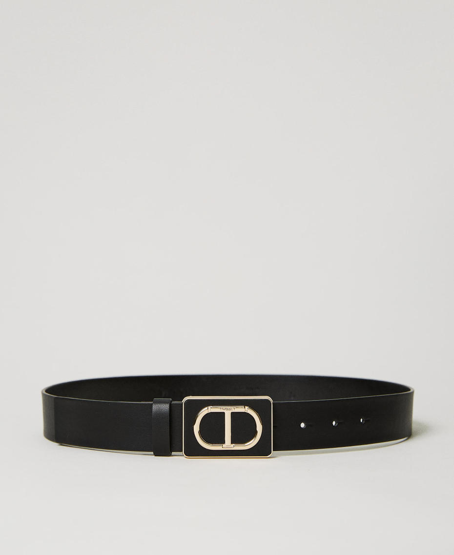 Belt with enamelled Oval T buckle