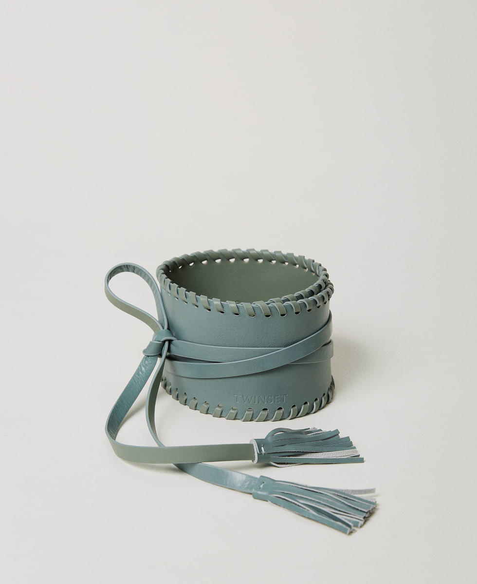 Schärpengürtel aus Leder mit Fädelarbeiten