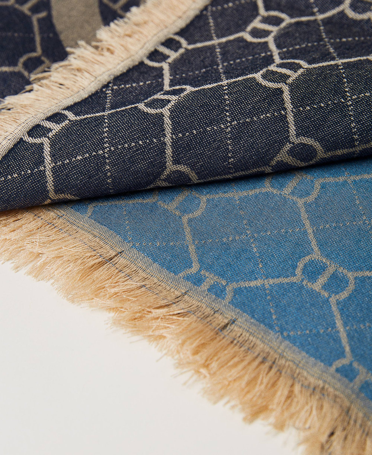 Kefiah con Oval T jacquard