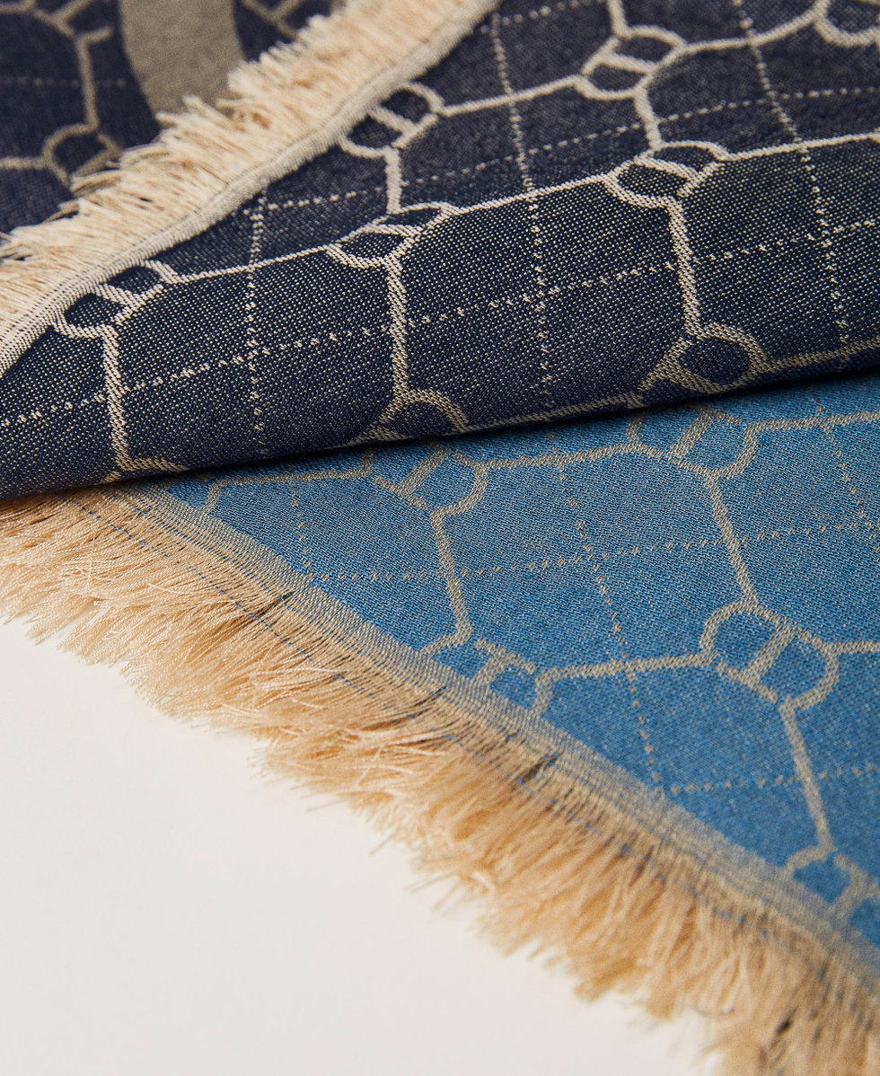 Kefiah with jacquard Oval T