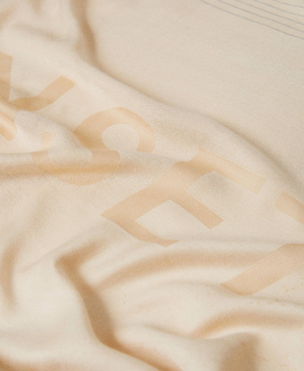 Kefiah with jacquard Oval T