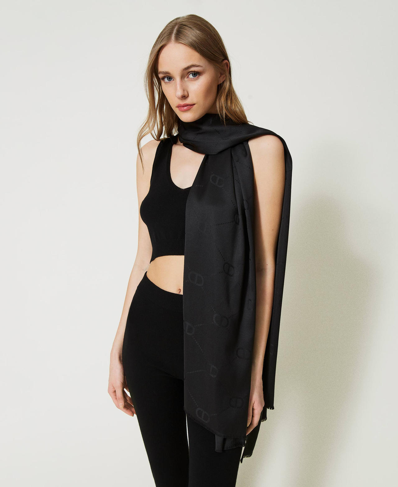 Stole with jacquard Oval T