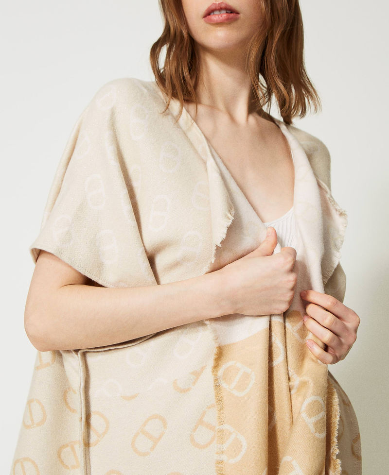 Poncho with jacquard Oval T