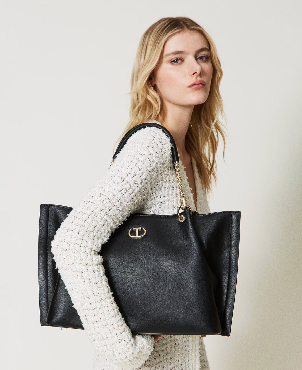 Shopper with torchon chains Black Woman 231TB7242_00006_0S