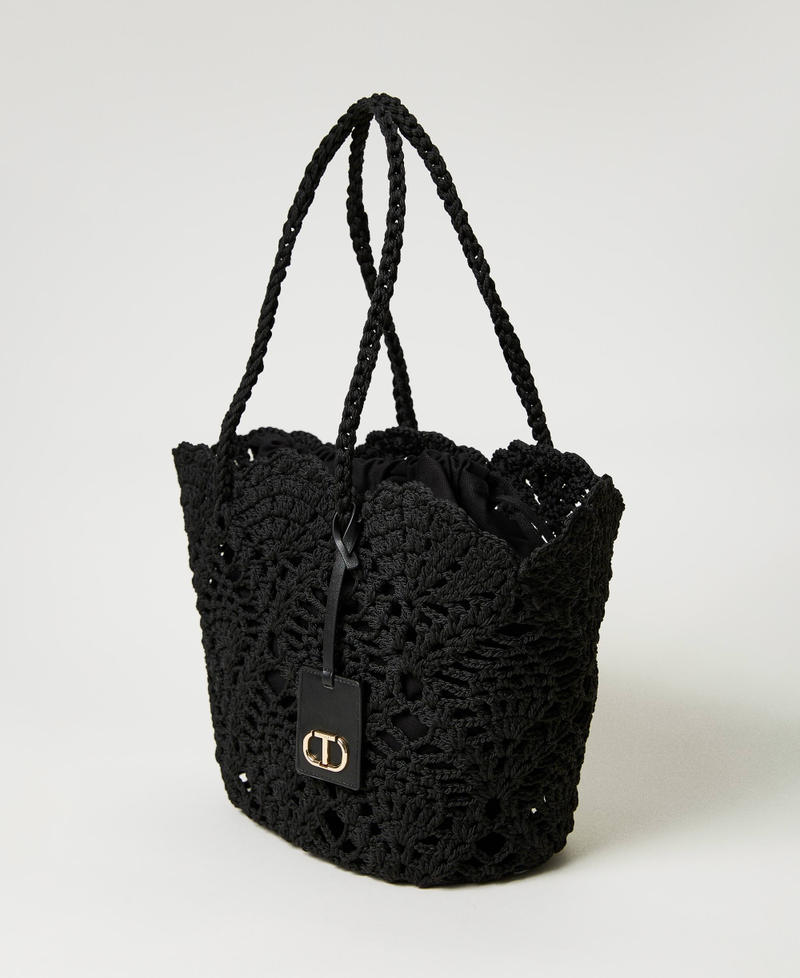 Crochet shopper