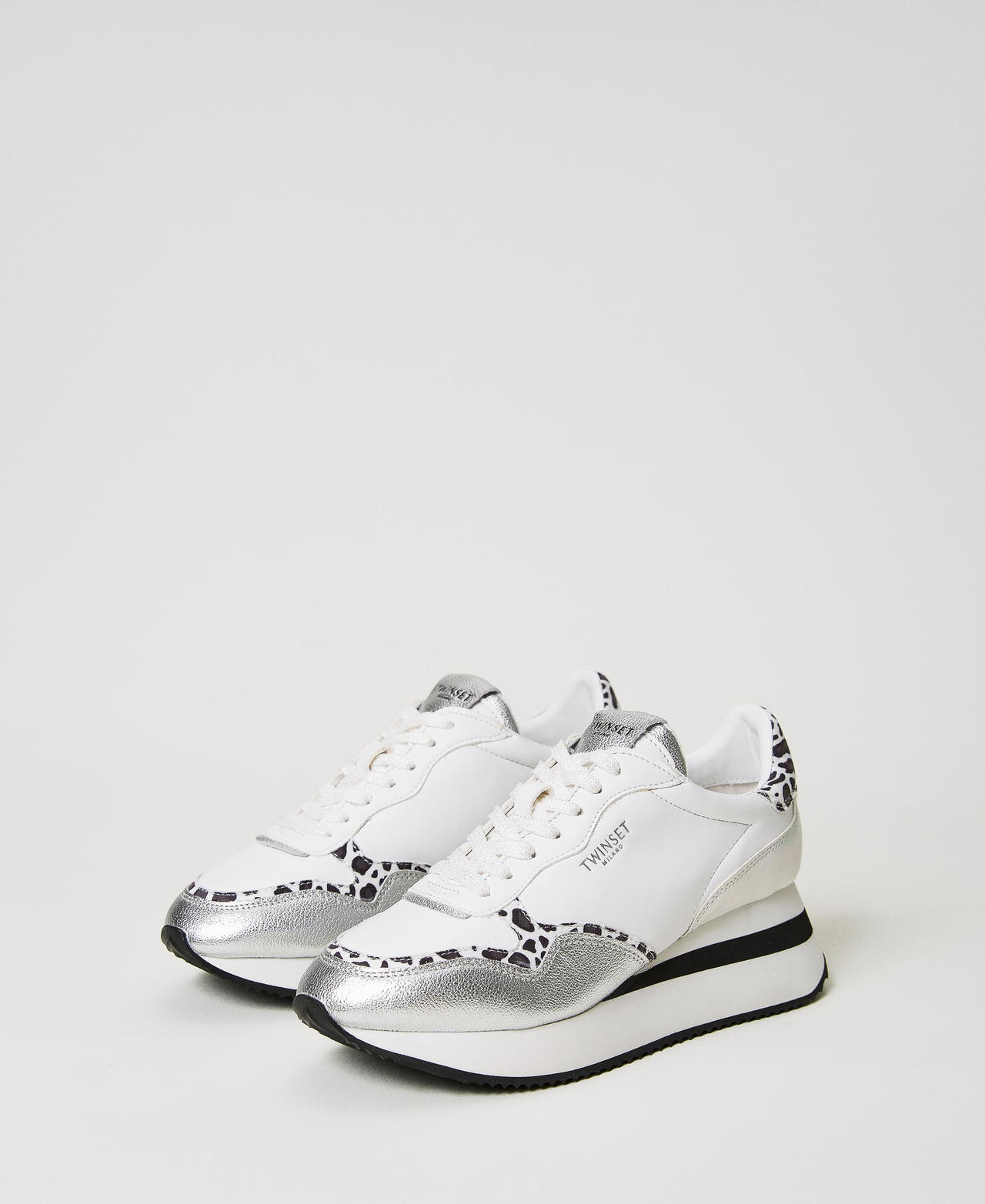 Sneaker mit Keilabsatz und Animal-Inserts Zweifarbig Optisches Weiß / Leopard Frau 231TCP012-02