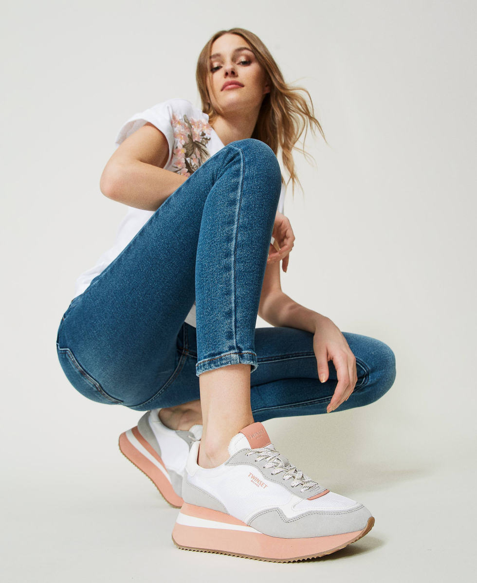 Baskets compensées avec semelle colorée