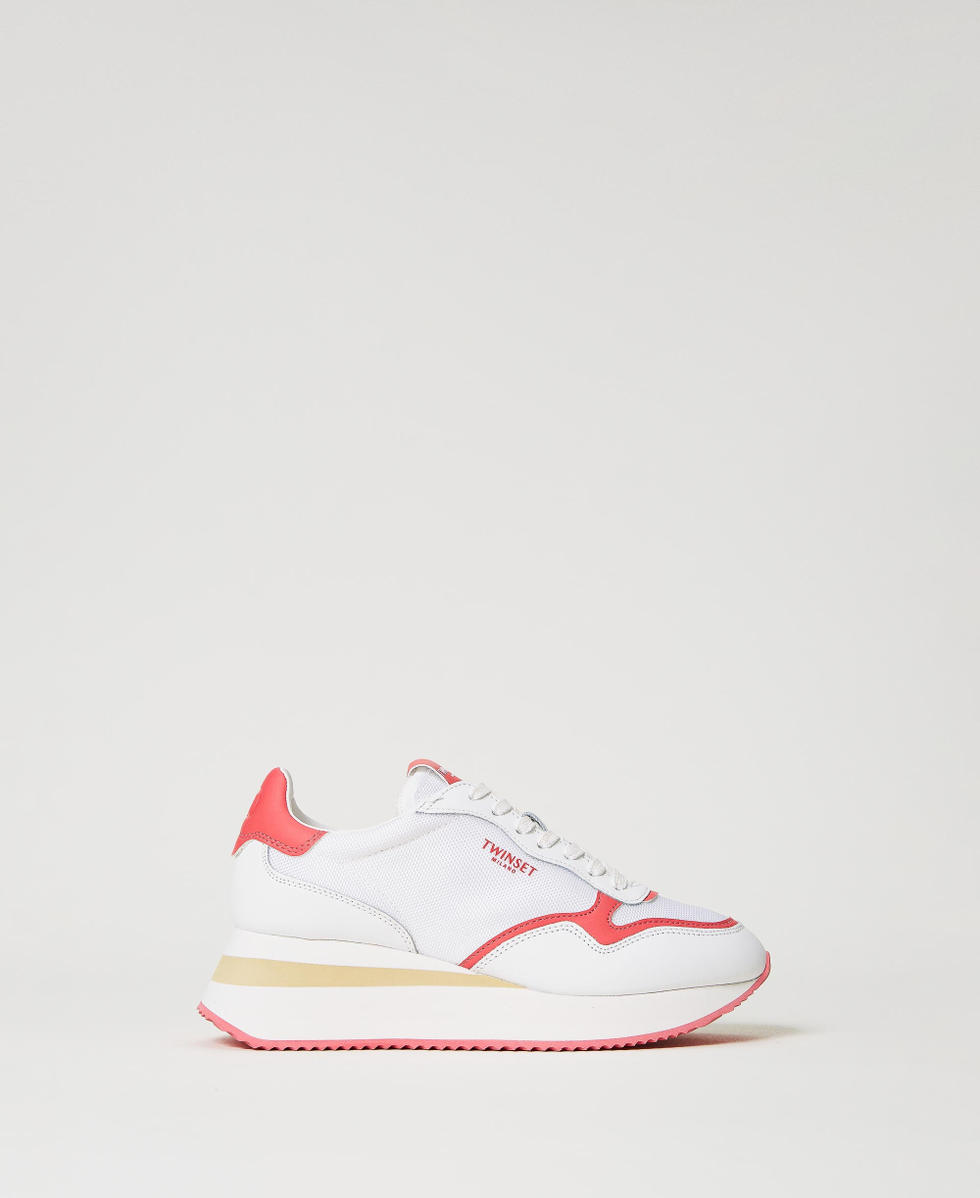 Sneakers mit Keilabsatz und Kontrasteins&auml;tzen