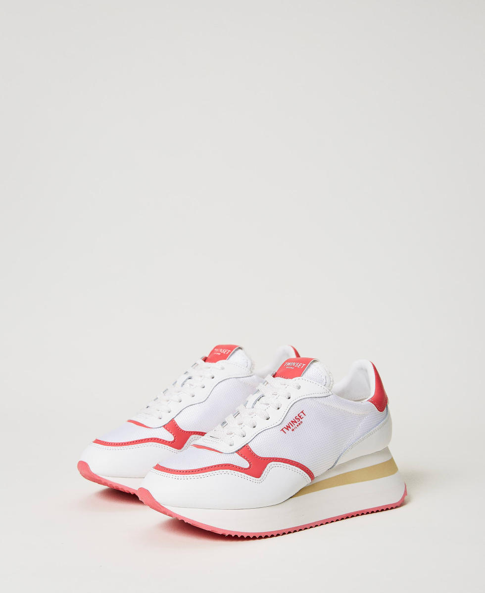 Sneakers mit Keilabsatz und Kontrasteins&auml;tzen