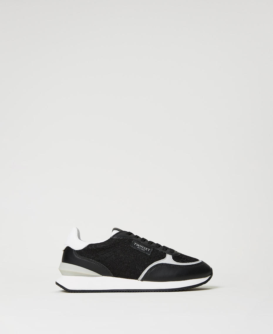 Sneakers con inserti in pizzo Nero Donna 231TCP040_00006_01