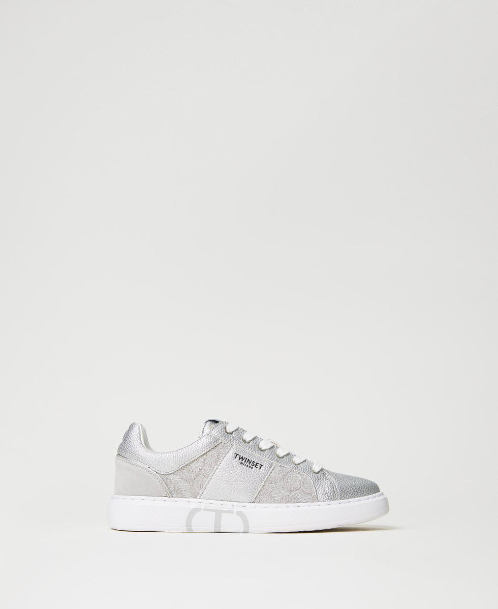 Trainers with lace inserts and Oval T