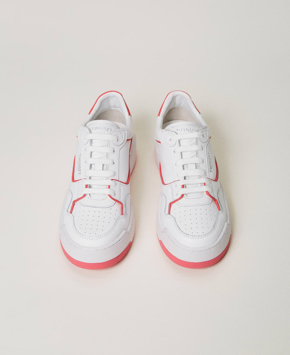 Trainers with contrasting trim