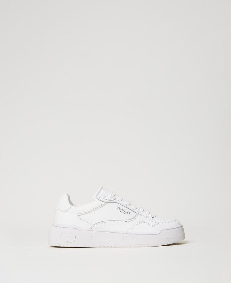 Trainers with contrasting logo White Woman 231TCP090-01