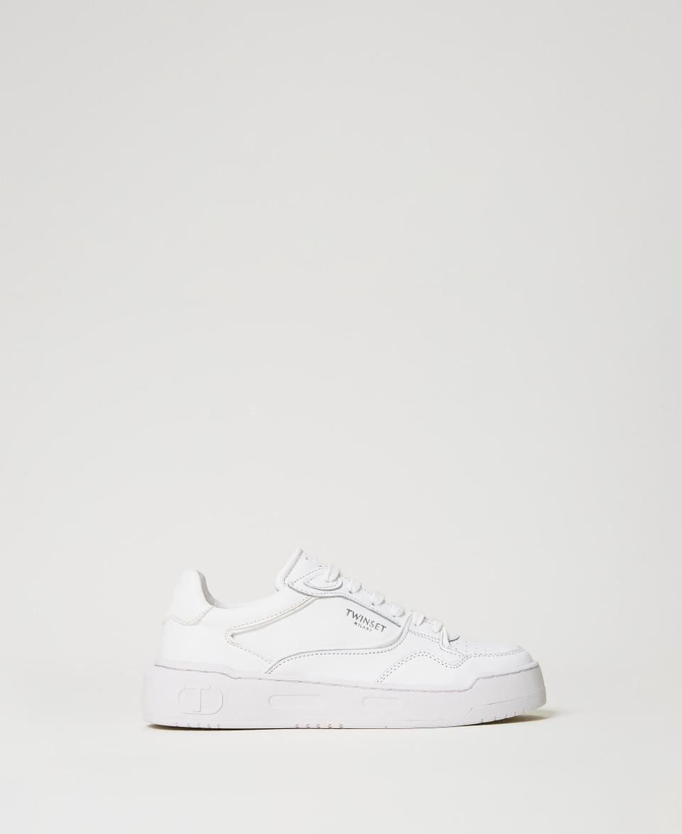 Trainers with contrasting logo White Woman 231TCP090_00001_01