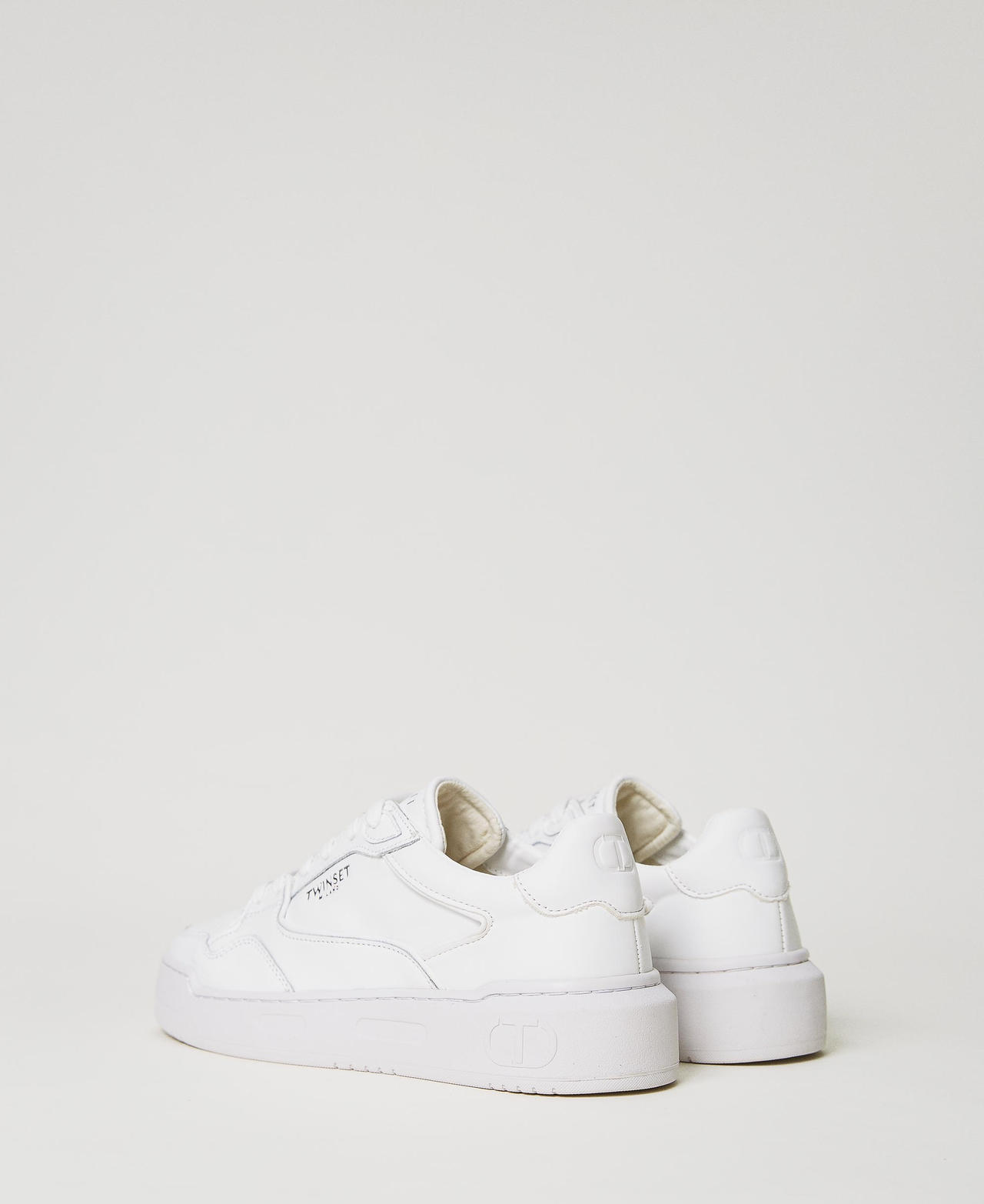 Trainers with contrasting logo White Woman 231TCP090_00001_03