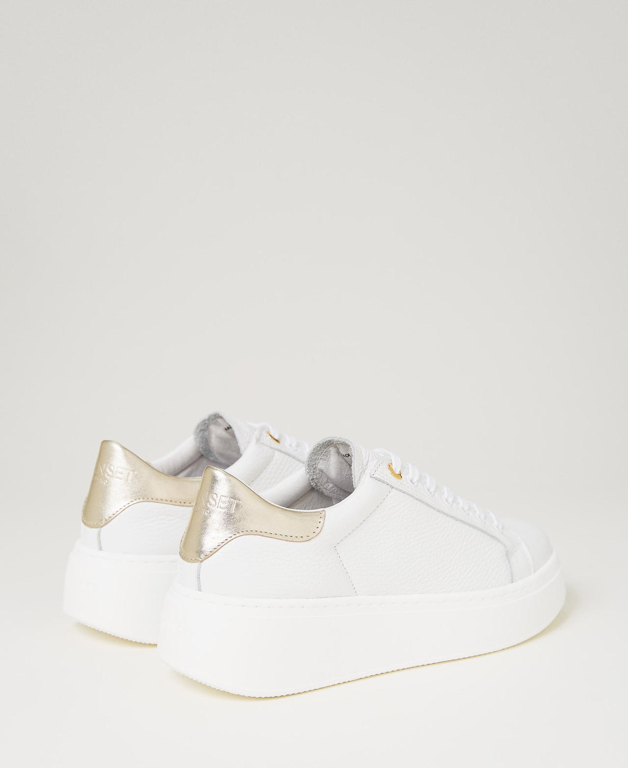 Leather trainers with contrasting heel Two-tone Optical White / Mousse Pink Woman 231TCP110-03