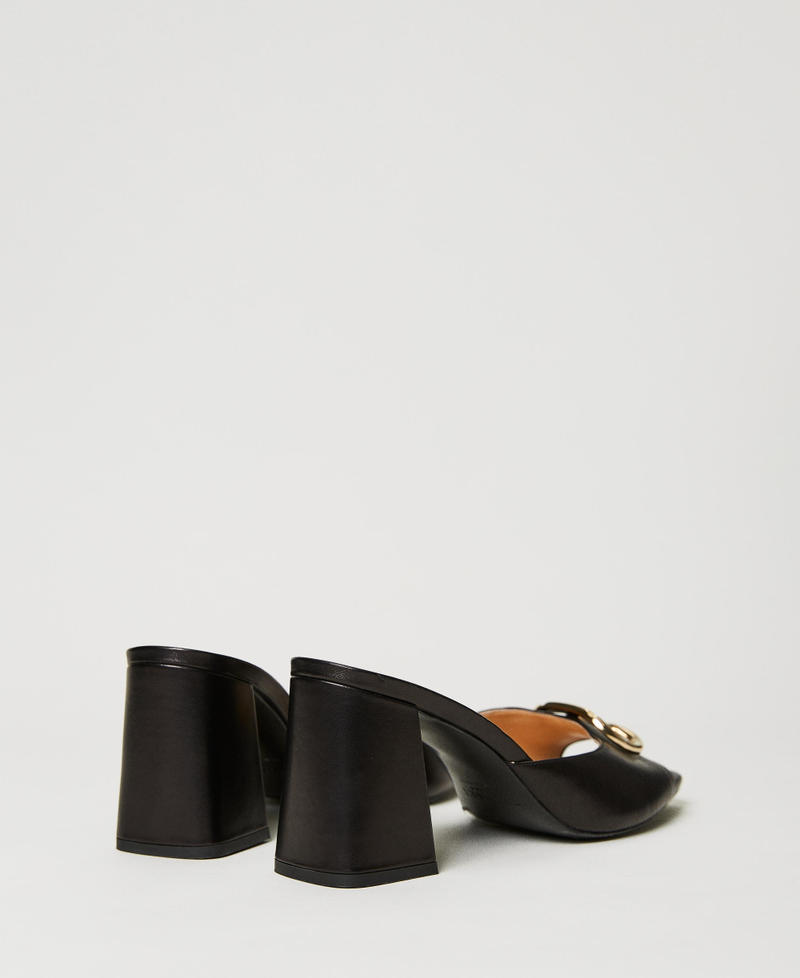 Sandali mules in pelle con Oval T Nero Donna 231TCP126_00006_03
