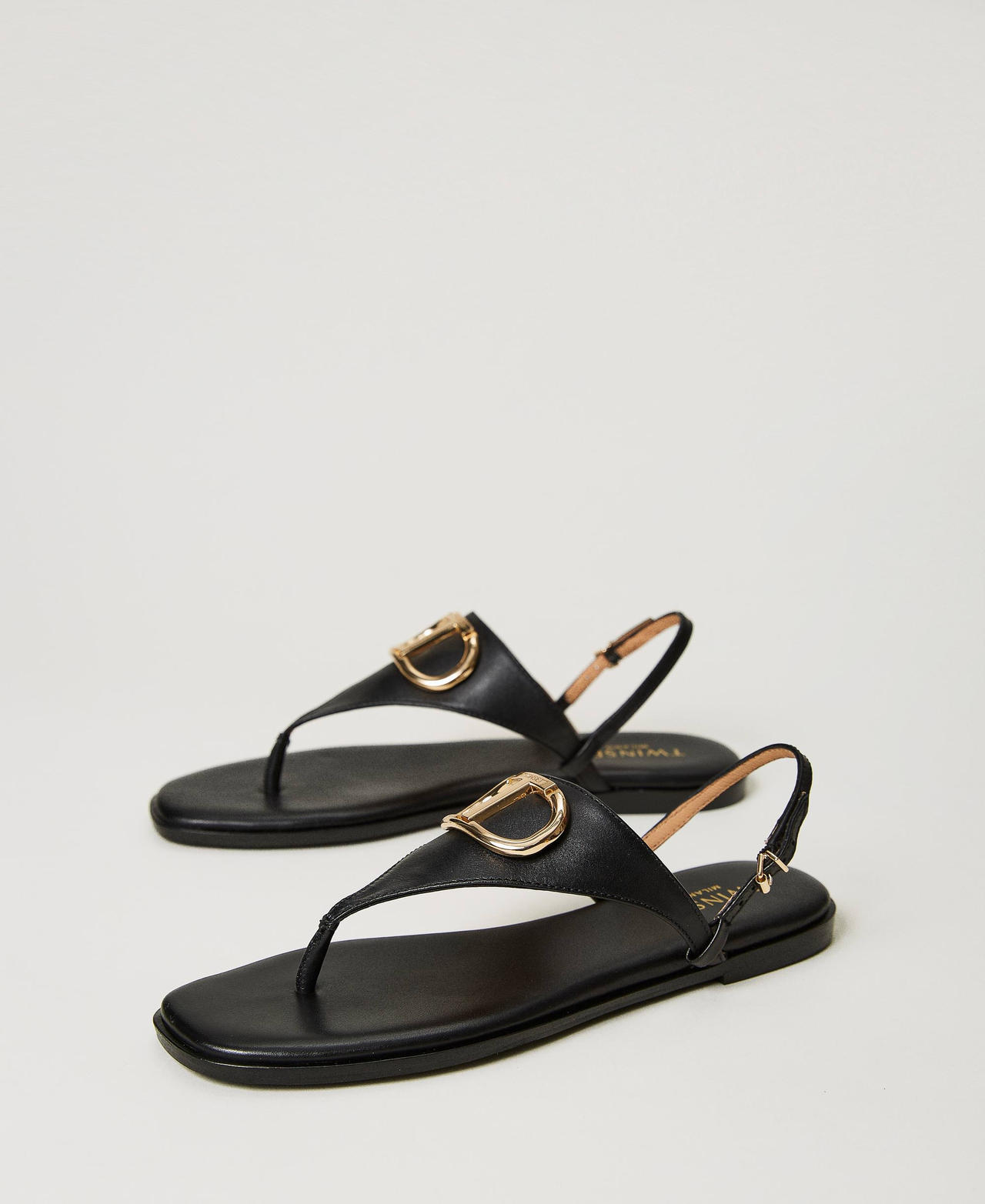 Кожаные сандалии с перемычкой между пальцами и Oval T Черный женщина 231TCP12A_00006_02