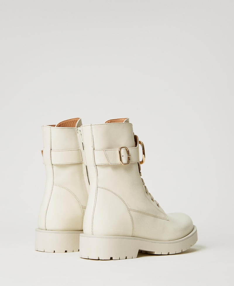 Anfibi in pelle con Oval T