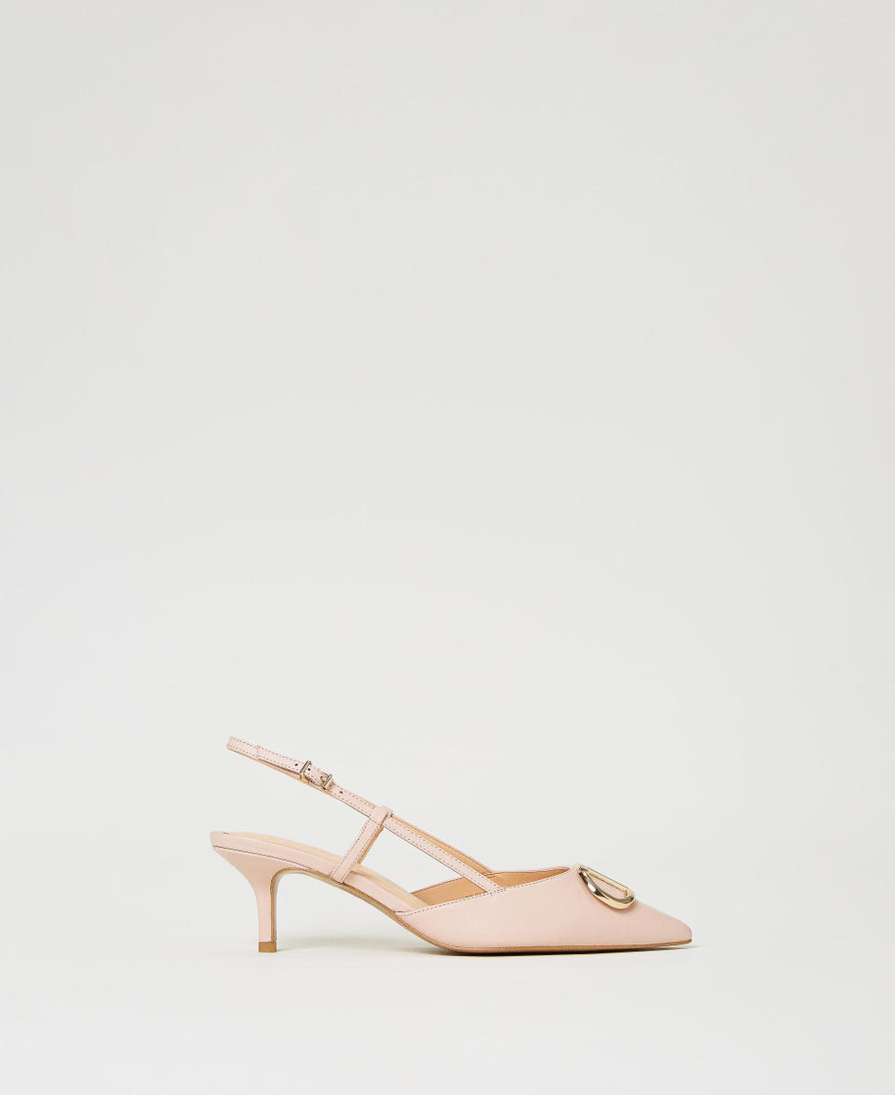 Scarpe decollete aperte davanti store