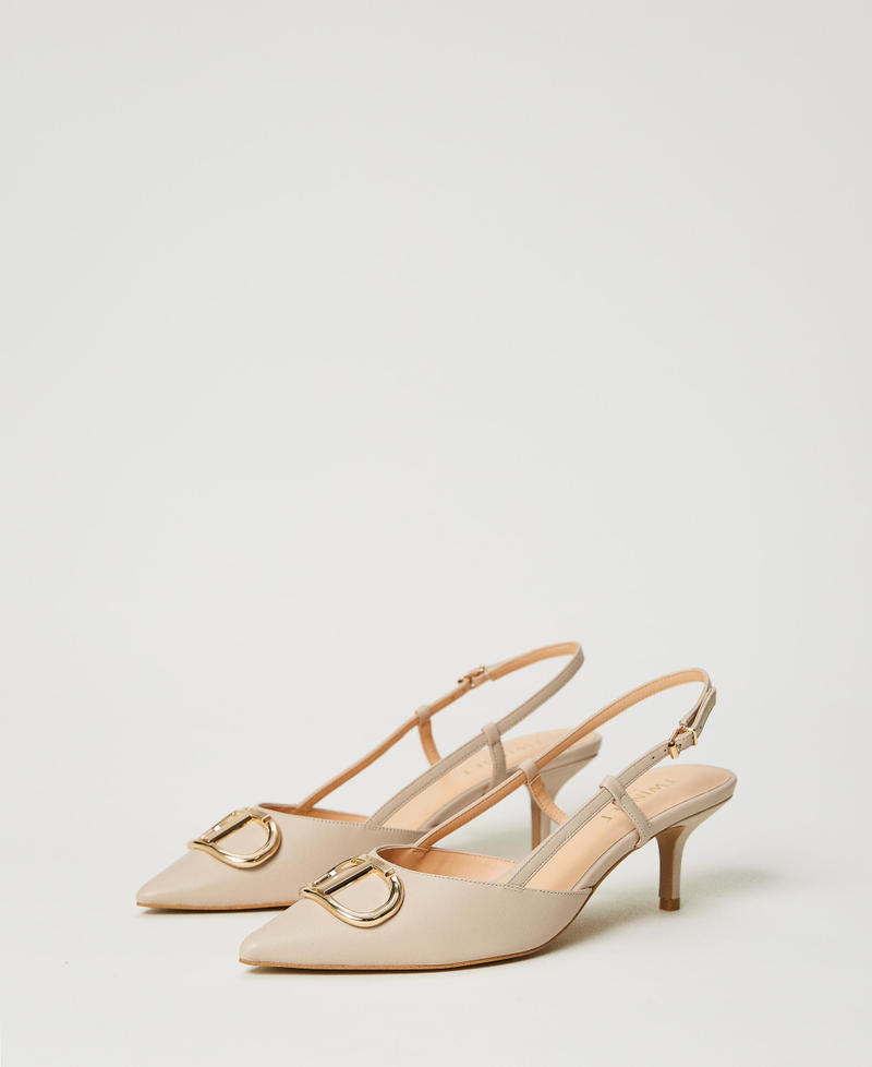 Escarpins slingbacks en cuir avec Oval T