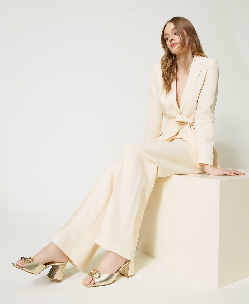 Sandales mules en cuir lamé avec Oval T