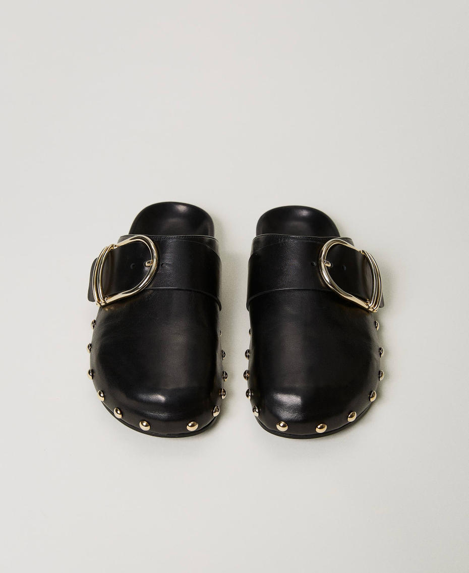 Leather mules with buckle