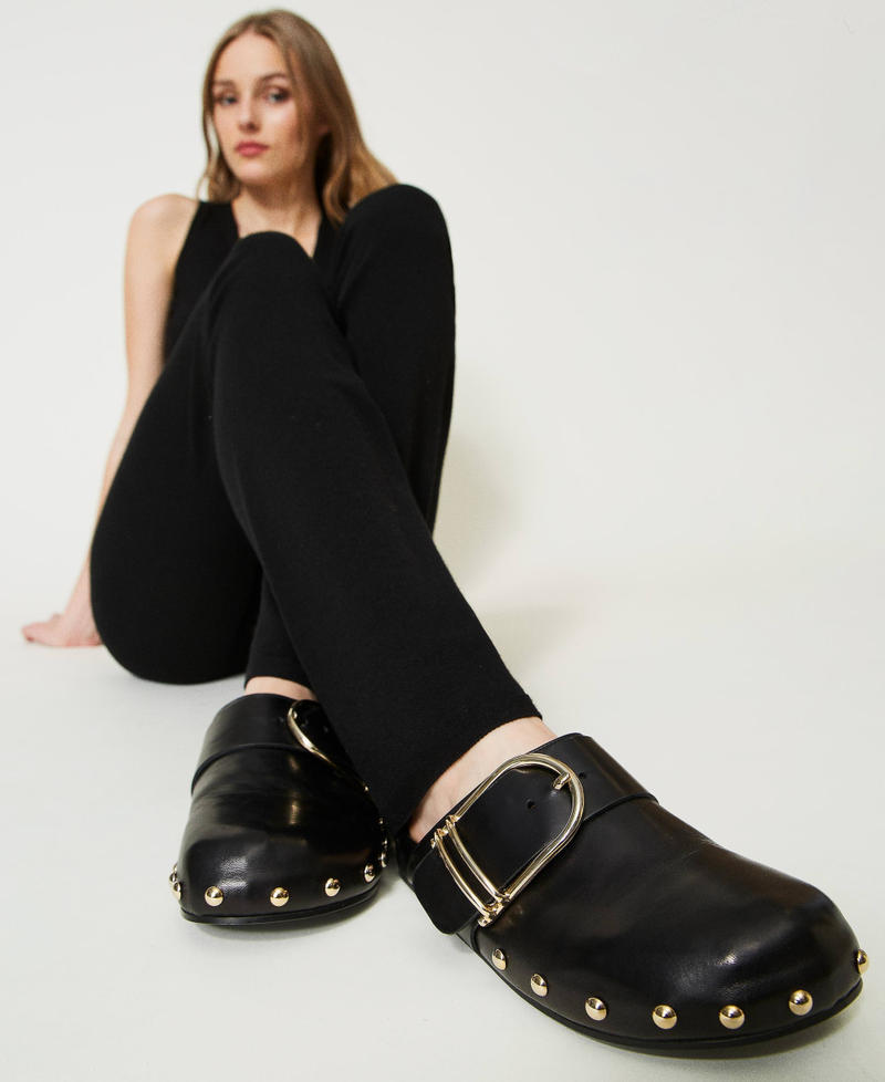 Leather mules with buckle
