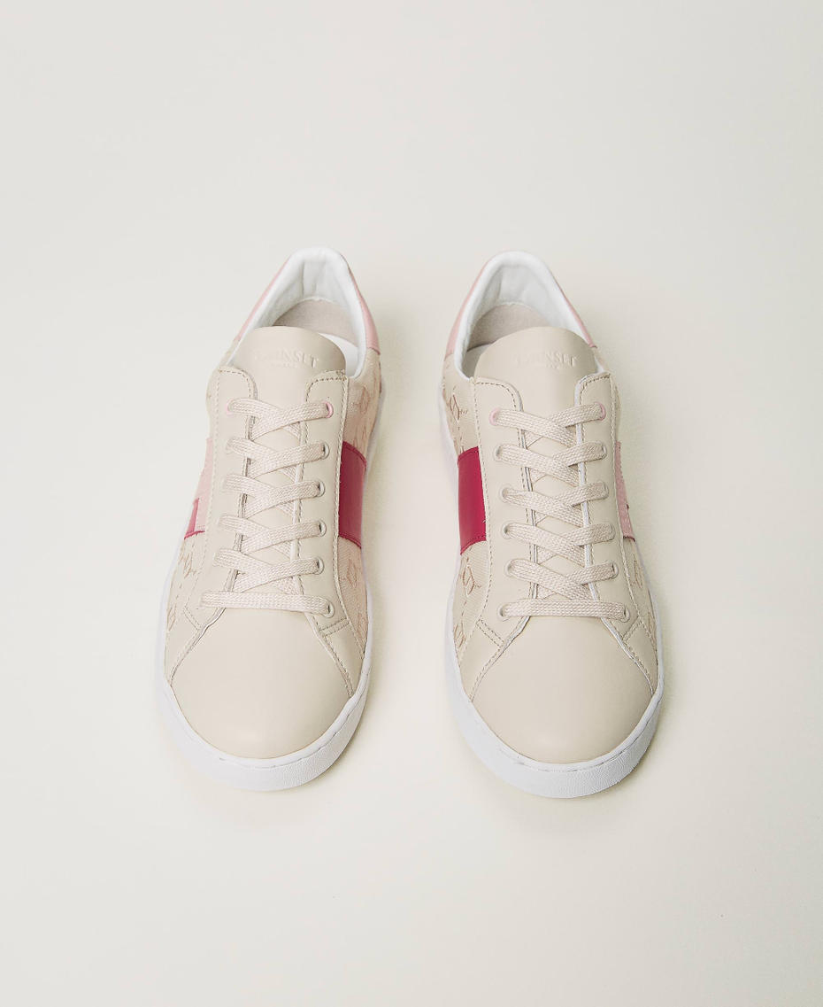 Baskets en cuir avec broderie siglée