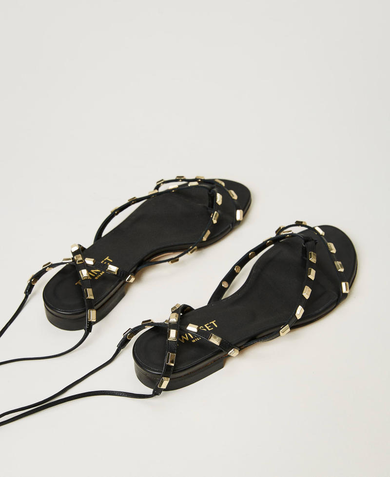 Sandales plates avec clous et lacets Noir Femme 231TCT110-03