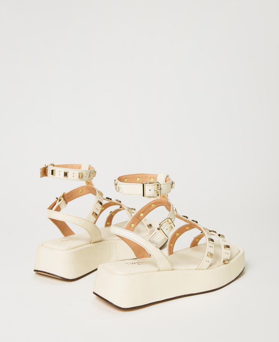 Sandales flatform avec clous
