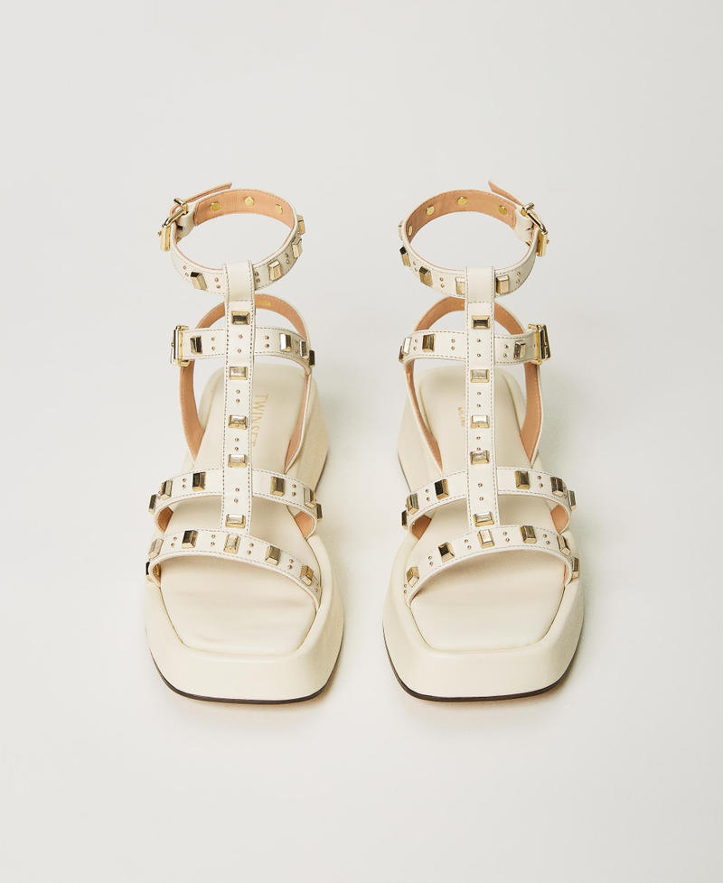 Sandales flatform avec clous