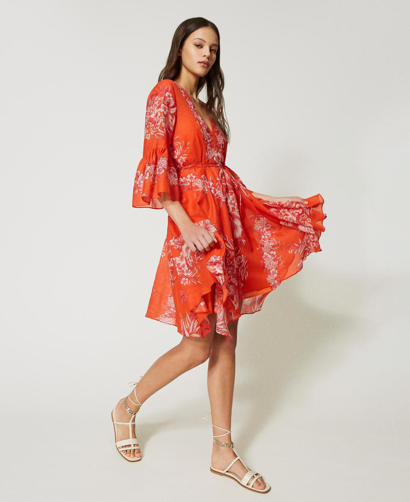 Leather sandals with chain ankle strap