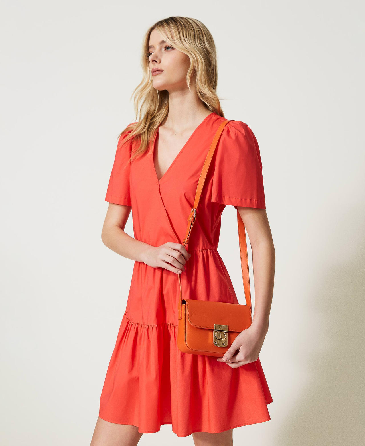 Umhängetasche „Lovely“ mit „Oval T“-Verschluss Orange Frau 231TD8271_03345_0S