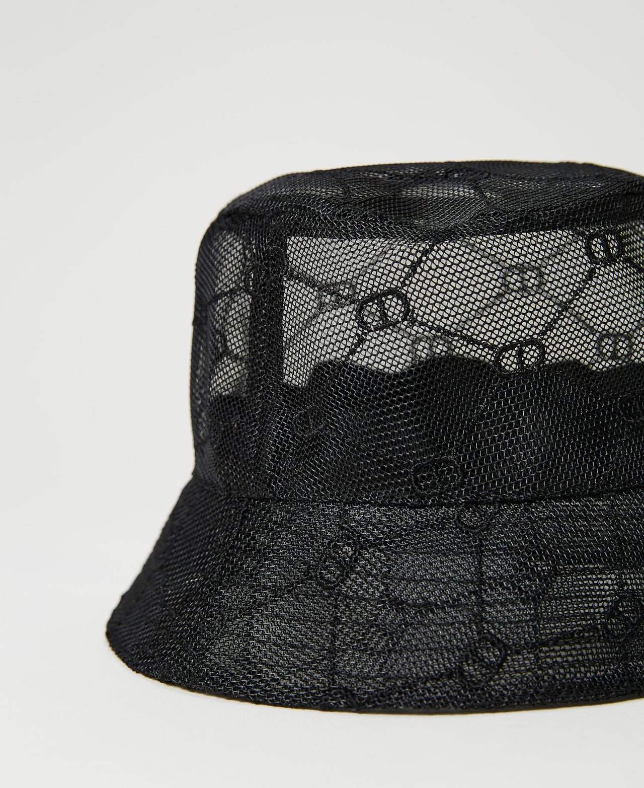 Mesh fisherman's hat with Oval T